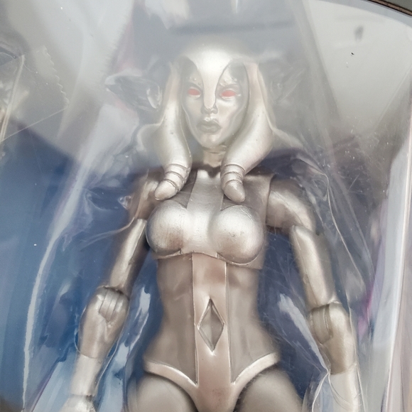 NIB Marvel Legends Series Jocasta - Picture 4 of 8